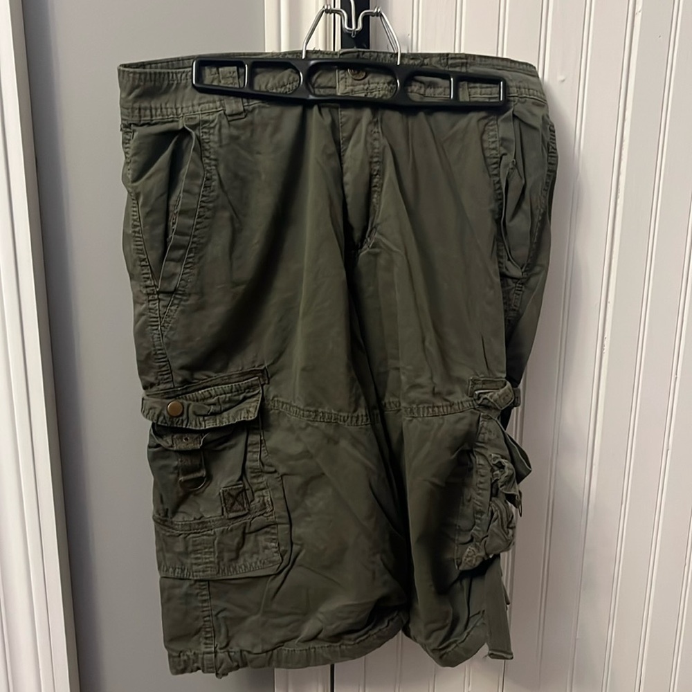 Cargo shorts - size 32